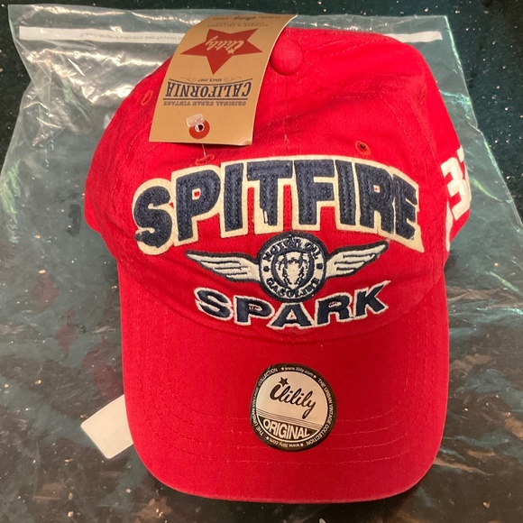 New with tags Spitfire Spark red hat 1932 on side - Picture 1 of 6